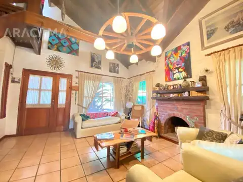 Casa 5 ambientes con 2 baños