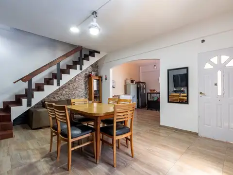 Venta PH 3 ambientes con patio en Caseros