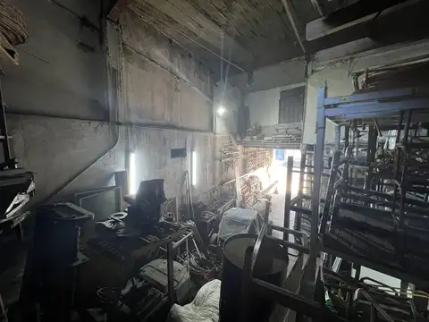 Venta Galpón con local en Paternal