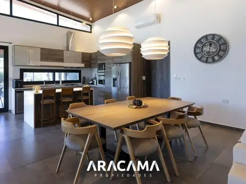 Casa en Venta en Fincas de San Vicente, USD 440.000