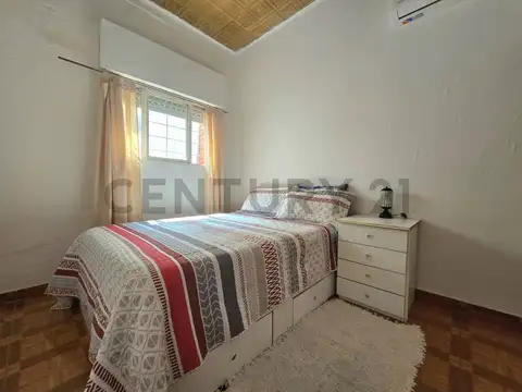 12 de Octubre 1700, Piso 0