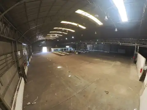 Excelente oportunidad de inversión en Concordia, galpón de 2670m2 cubiertos