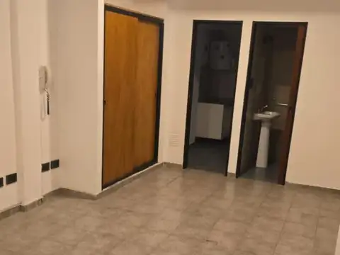 Oficina en Alquiler en Ramos Mejía, $ 400.000