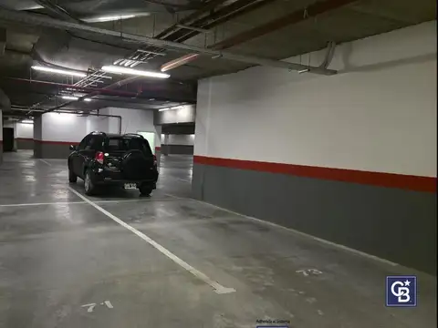 Ideal Inversión Venta de Cochera Cubierta en Centro Comercial Pueblo Caamaño, Pilar