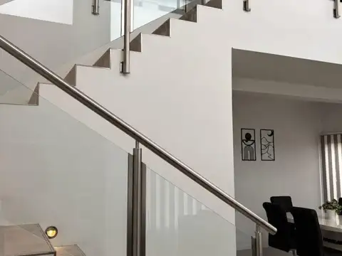 Casa 7 ambientes con 4 baños