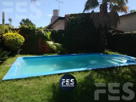 Casa en venta de 4 ambientes con piscina, San Antonio de Padua, Merlo