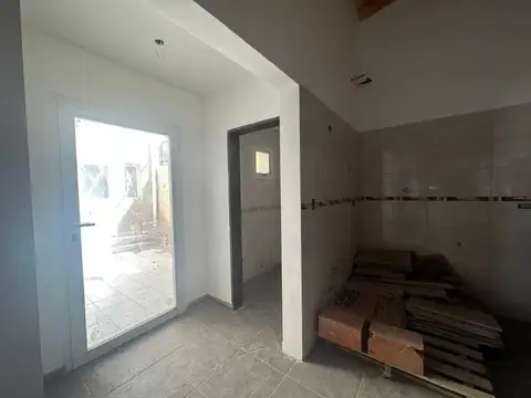 CASA 3 DORMITORIOS A ESTRENAR BARRIO ARENALES