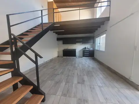 Alquiler PH 1 dormitorio con patio  en calle Garzón 1700 casi Pellegrini de Rosario