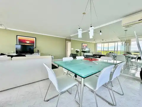 Apartamento en alquiler primera linea- Playa Mansa
