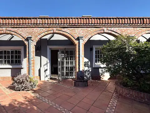 VENTA CASA 5 AMB HAEDO PILETA/QUINCHO PARQUE