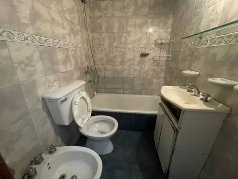 Depto Tipo Casa en Venta 70 años
