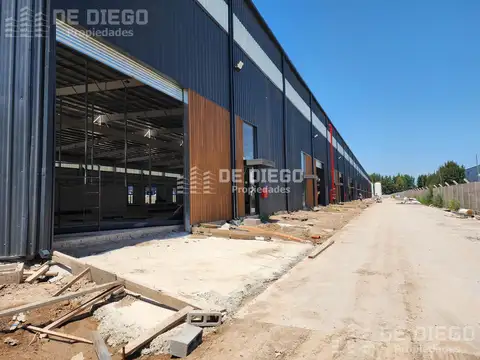 Nave en alquiler de 1390 m2, dentro del Parque Industrial Tigre.