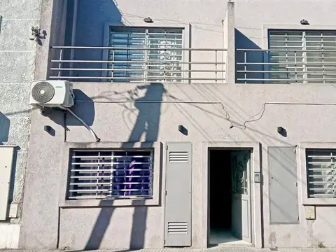 Depto Tipo Casa 2 ambientes con 1 baño