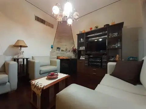 Depto Tipo Casa en Venta de 6 ambientes
