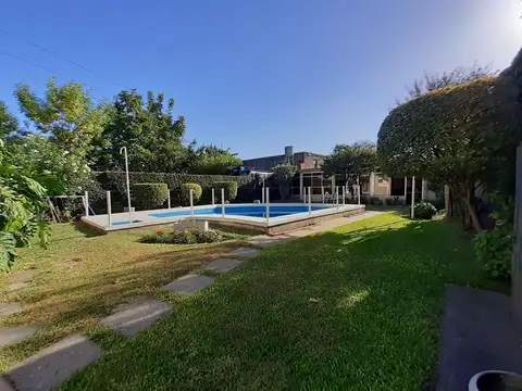Amplísima casa 3 Dormitorios en PH - Rosario, Roque Saenz Peña - Venta