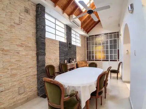Depto Tipo Casa 5 ambientes con 2 baños