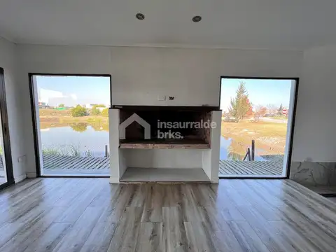 Casa 6 ambientes con 4 baños