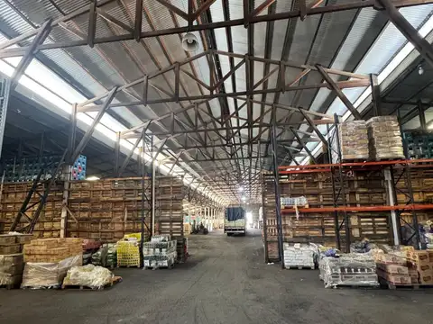 Galpón en alquiler en parque industrial LOMAS DE ZAMORA 1700  MTRS CUB