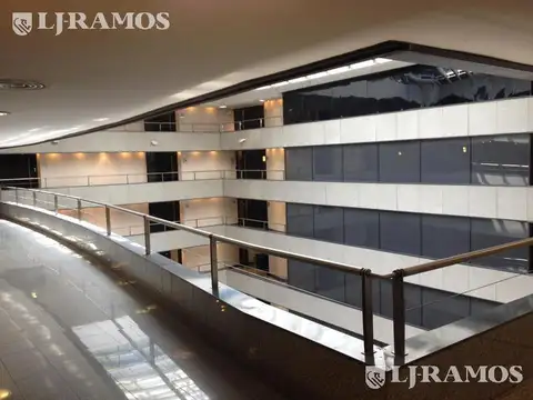 Oficina en Alquiler con 2 cocheras