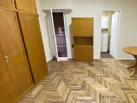 ALQUILER MONOAMBIENTE CHICO INTERNO CON PLACARD