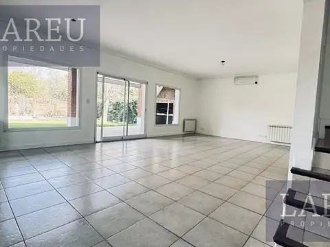 Casa 6 ambientes con 3 baños