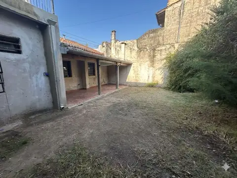 CASA 4 AMBIENTES REFACCIONADA LAS LOMAS SAN ISIDRO