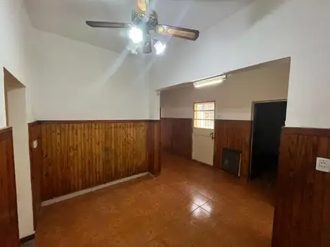 Casa en Alquiler con 1 cochera