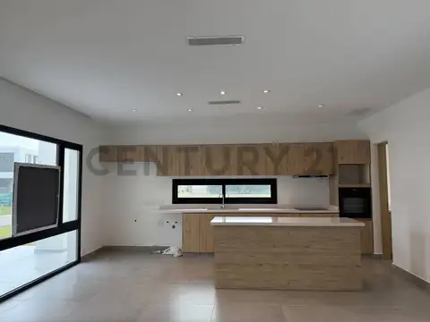 Casa en Alquiler de 3 dormitorios