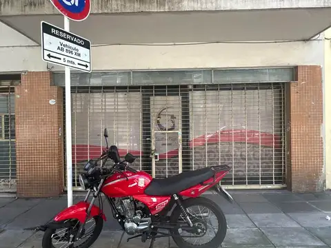 LOCAL VARIOS DESTINOS Y MUY BUENA UBICACIÓN 