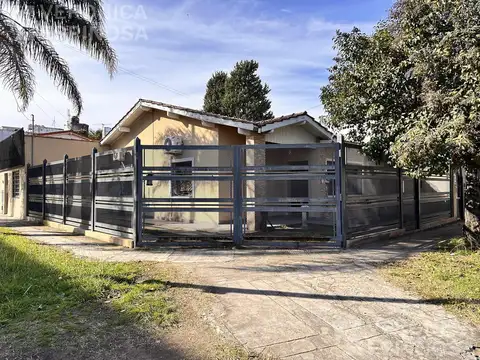 casa 3 ambientes en venta villa luzuriaga, vivienda multifamiliar, con cochera