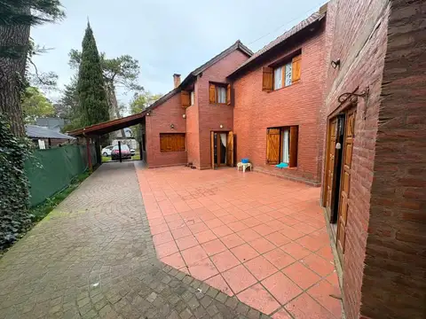 Casa 5 ambientes con 2 baños