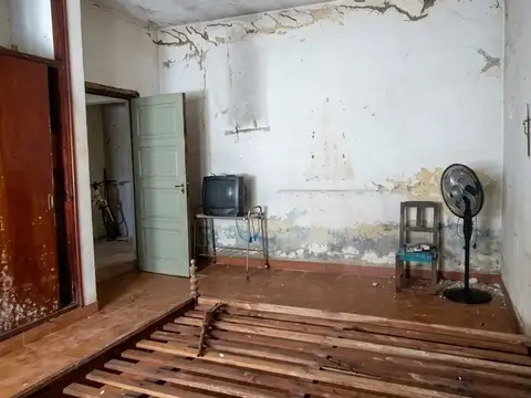 Casa 6 ambientes con 2 baños
