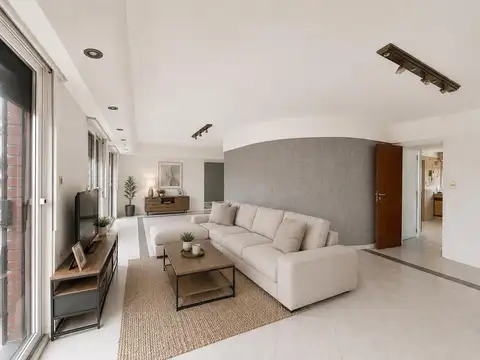 Venta de Departamento 5 Ambientes Con Balcón Terraza, Cochera y Baulera en Caballito