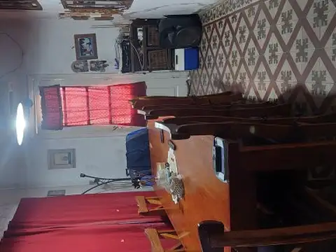 Casa 6 ambientes con 1 baño