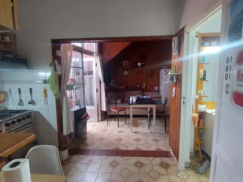 Venta de casa en block ideal inversión.