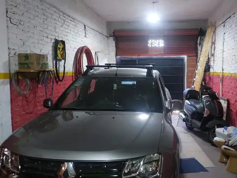 Casa 6 ambientes con 1 baño
