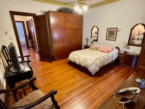 VENTA CASA DE 4 AMBIENTES EN FLORESTA