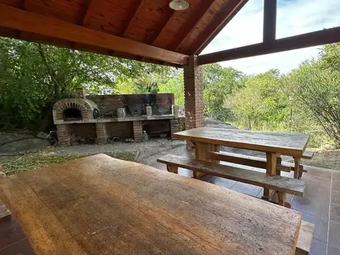 COMPLEJO TURISTICO  5 UNIDADES CON BAJADA AL RIO