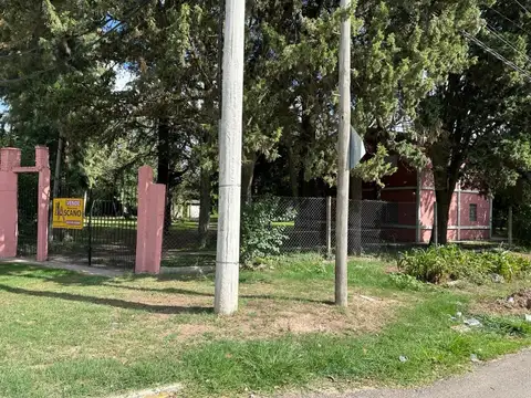 F 775 excelente casaquinta con casi 2400mts 2 de parque