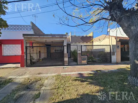 Venta casa 3 ambientes con cochera en Wilde