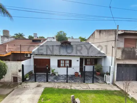 CASA EN VENTA 4 AMBIENTES MANUEL B GONNET LA PLATA BUENOS AIRES
