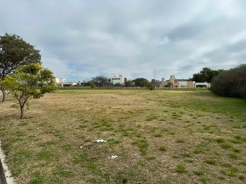 LOTE UNICO ESQUINA 7 SOLES-HEREDADES-1400 M2