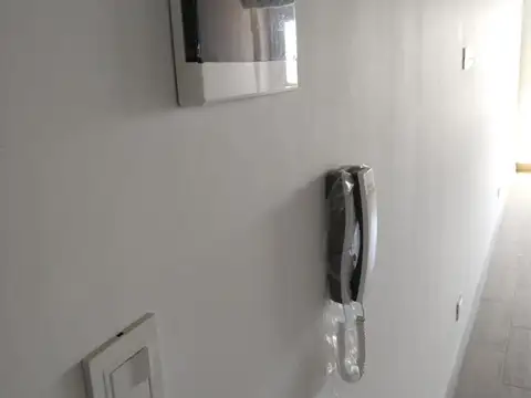 MONOAMBIENTE A ESTRENAR DIVISIBLE S/AVDA. MITRE C/BALCON