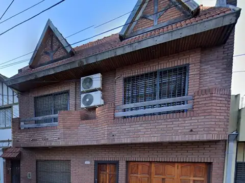 PH 2 ambientes contrafrente. Dormitorio. 2 Patios. Terraza. Excelente ubicacion! APTO CREDITO