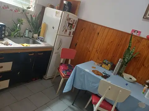 PH 2 ambientes contrafrente. Dormitorio. 2 Patios. Terraza. Excelente ubicacion! APTO CREDITO