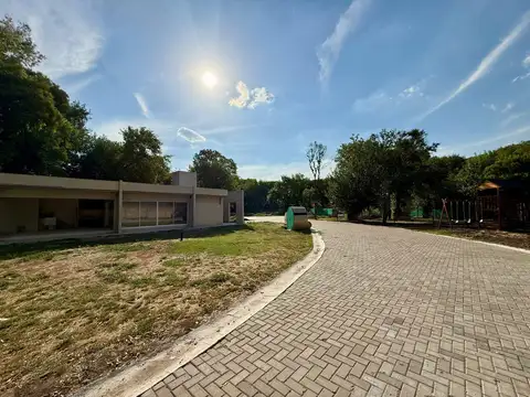 Lote en venta de 366m2 ubicado en Pablo Nogues Altos de San Carlos