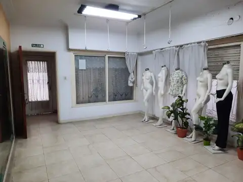 VENTA LOCAL EXCELENTE UBICACION SOBRE AVENIDA URQUIZA EN CASEROS CENTRO