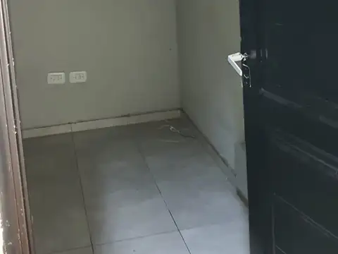 Local con Galpón en alquiler en Monte Castro