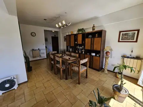 Departamento 4 ambientes con 2 baños