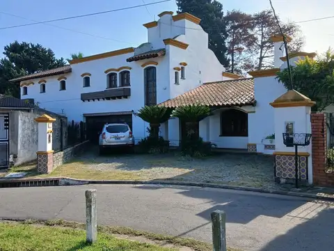 EN VENTA - Casa de 6 ambientes - Ciudad Evita
